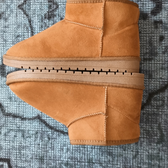 Fuzzy Booties - Picture 3 of 7